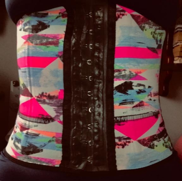 Pink Monet Waist Trainer - Corset - Sz M - Waist 27.5 to 29in 4 for $20 Mix&Matc - Picture 1 of 2